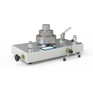 Dead Weight Tester Featuring Materials Including Tungsten Carbide and Austenitic
