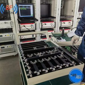 Customizable VHF UHF 350-3800MHz 4 Way Power Divider or Splitter for Ibs/Das