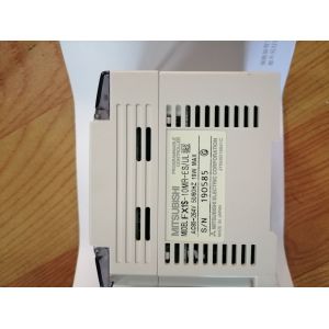 INDUSTRIAL SERVO DRIVER YASKAWA SGD7S-R90A20A 100W 0N/M New Original