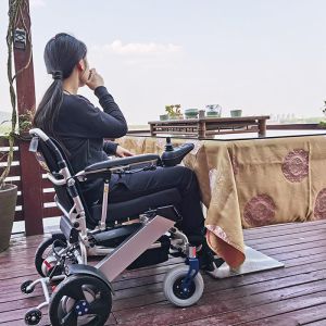 6 Km/H ISO13485 Multifunction Foldable Electric Wheelchair