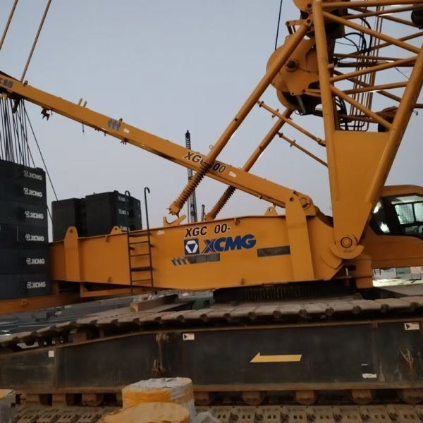 Quality 96m Max Luffing Jib Length 350T Crawler Mounted Crane With 8500N.M Max Torque And 298kW Engine Power for sale