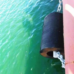 Tug Boats Cylindrical Rubber Fender CMF600D BV Certificate