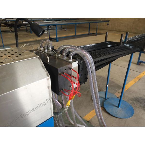 Plastic Forming Single Screw Extruding Machine PA66GF25 Granules Processing