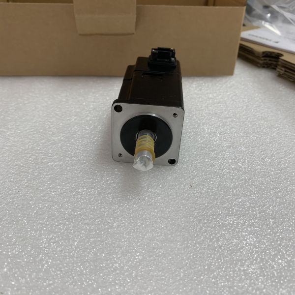 Yaskawa SGMAS-01ACA21 AC SERVO MOTOR 100W 200V 0.91A 3000RPM NEW