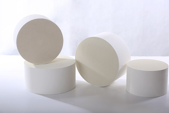 200CPSI DOC Alumina Ceramic Substrate For Catalytic Converter