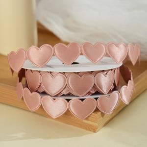 1.5cm*9m 2.5cm*9m Heart Shape Valentine's Day Polyester Gift Ribbon For Luxury