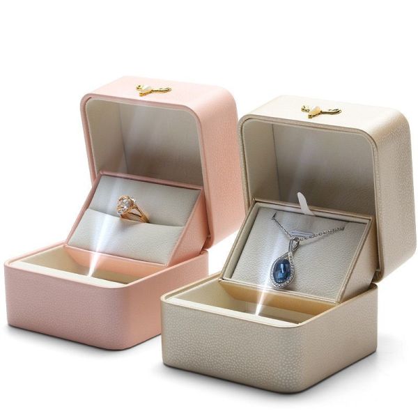 End Creative LED Light-Emitting Lamp Engagement Ring Display Box Single Ring Pendant Jewelry Box Gift Box PU Leather Box