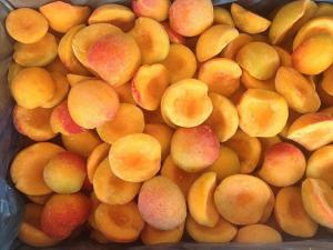 Wholesale Grade A IQF Frozen Fruit , Individual Quick Freezing Apricot Half / Slices / Dices from china suppliers